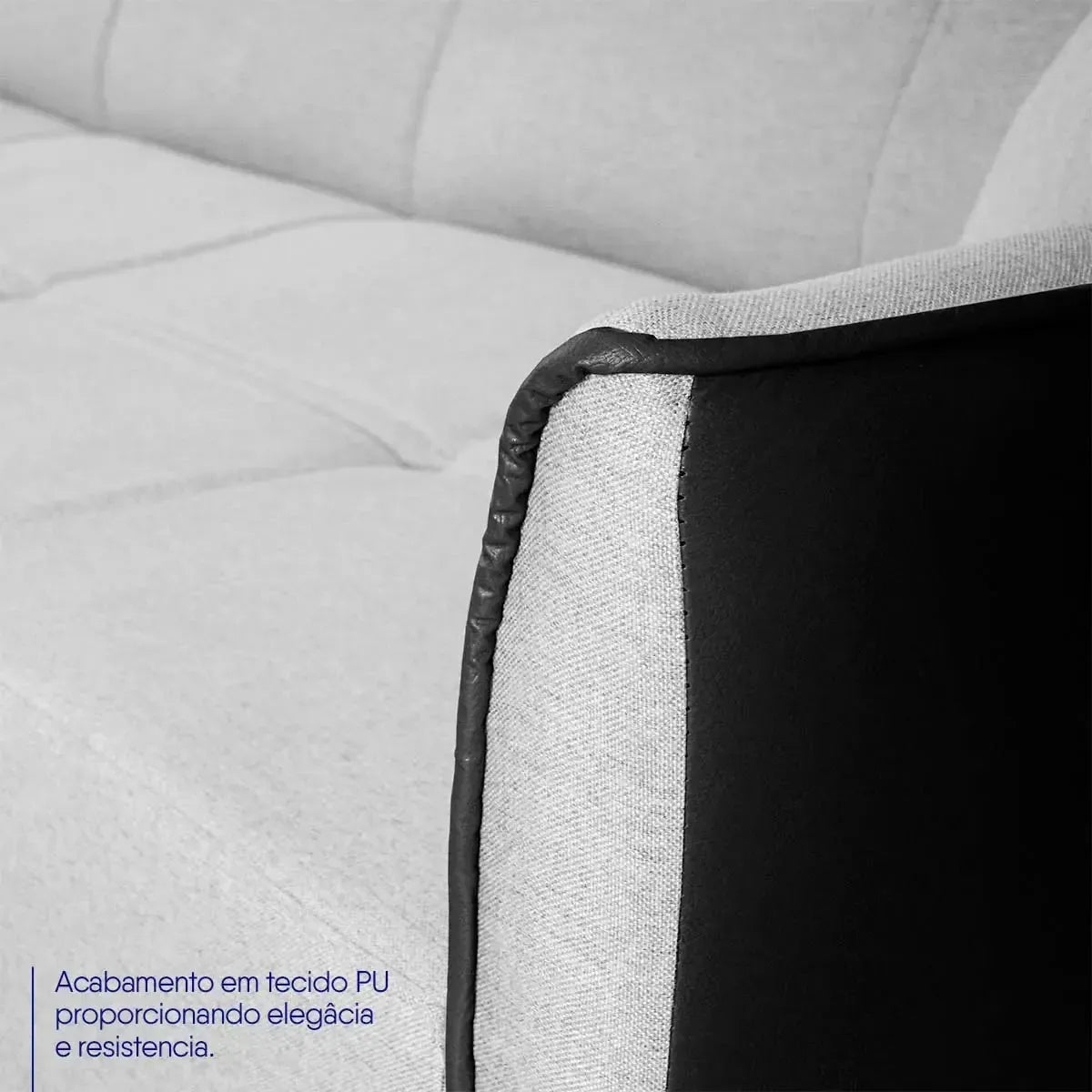 Sofá cama Sérvia cinza linho rústico, detalhe do braço com acabamento em PU preto.