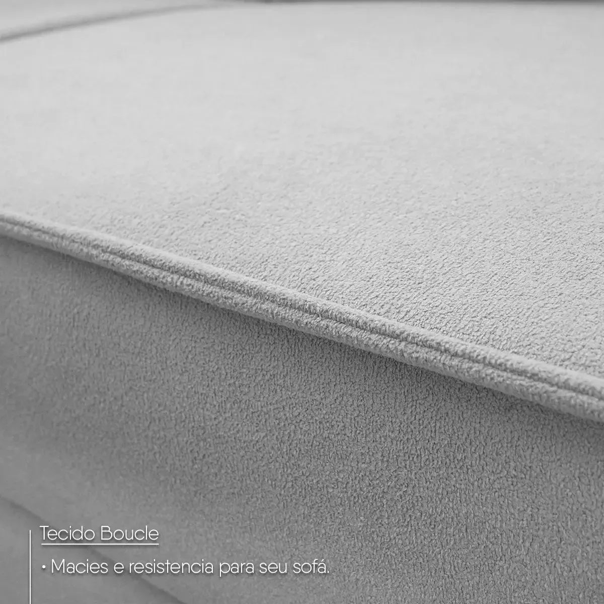 Sofá Living Malibu cinza bouclê, detalhe da textura do tecido macio e resistente.