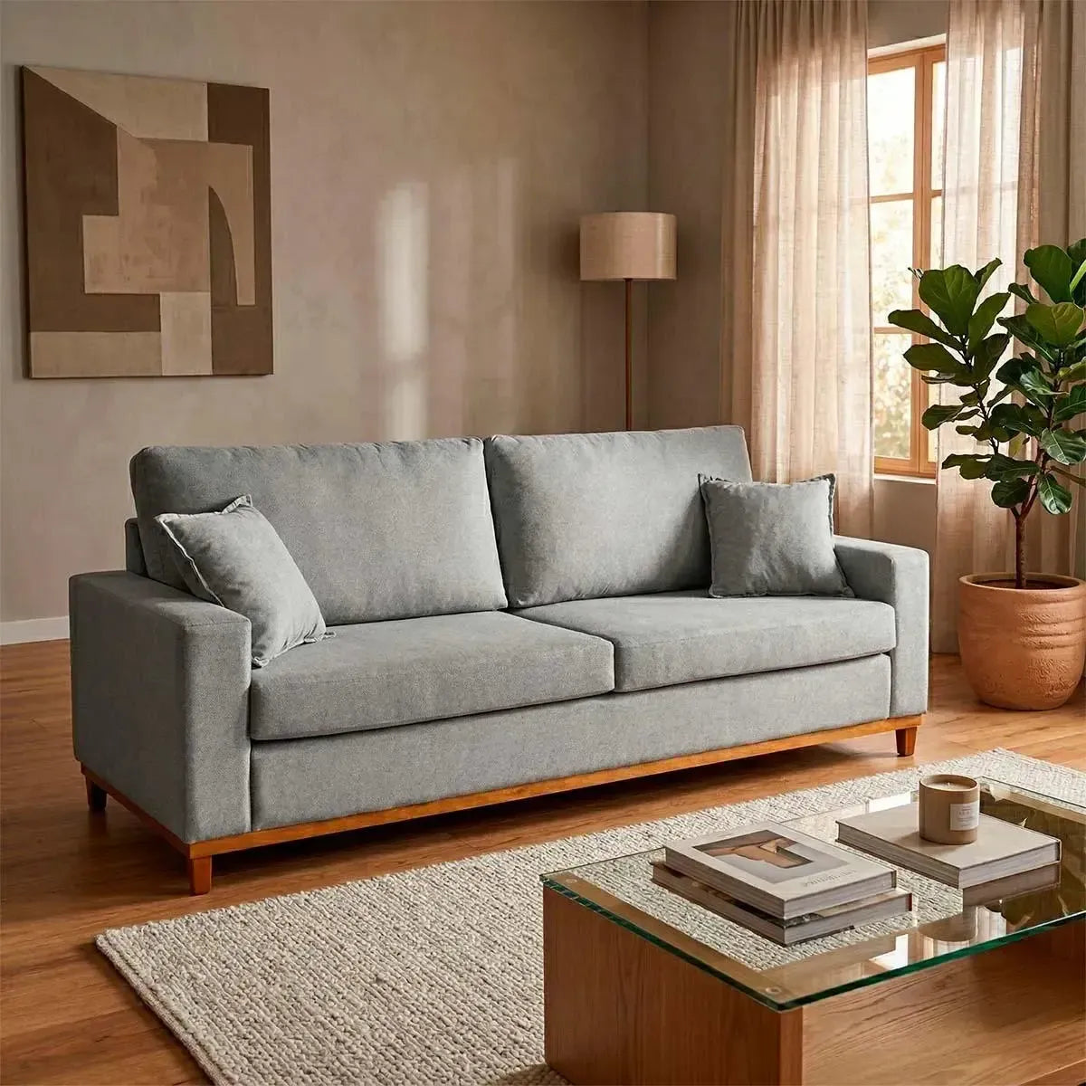 Sofá Living Marau 2,00m Bouclê Cinza com base de madeira clara em sala moderna.