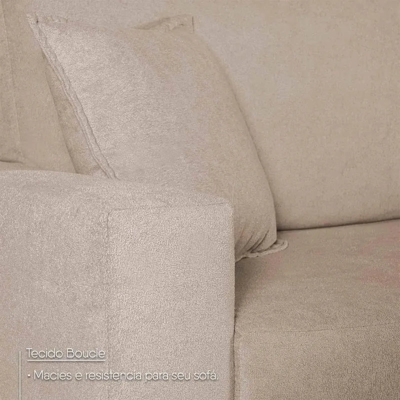 Sofá Living Marau 2,30m em bouclê bege, com textura macia e design moderno.