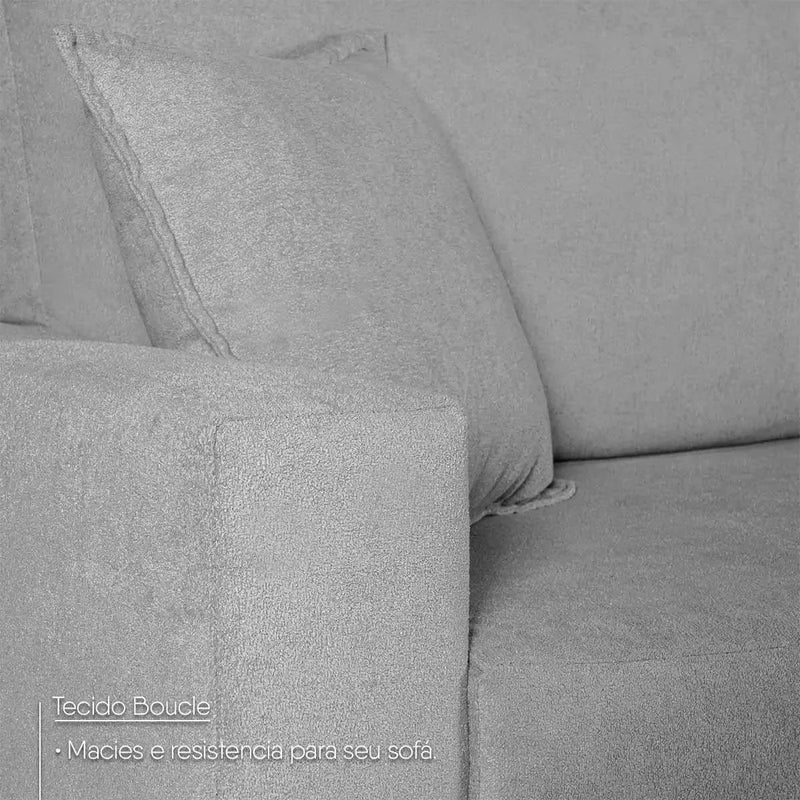Sofá Living Marau 2,30m em bouclê cinza, com textura macia e resistente.