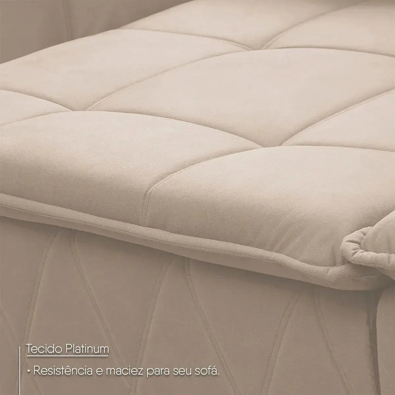 Sofá retrátil reclinável Amsterdam bege em suede velut com molas no assento e costura matelassê.