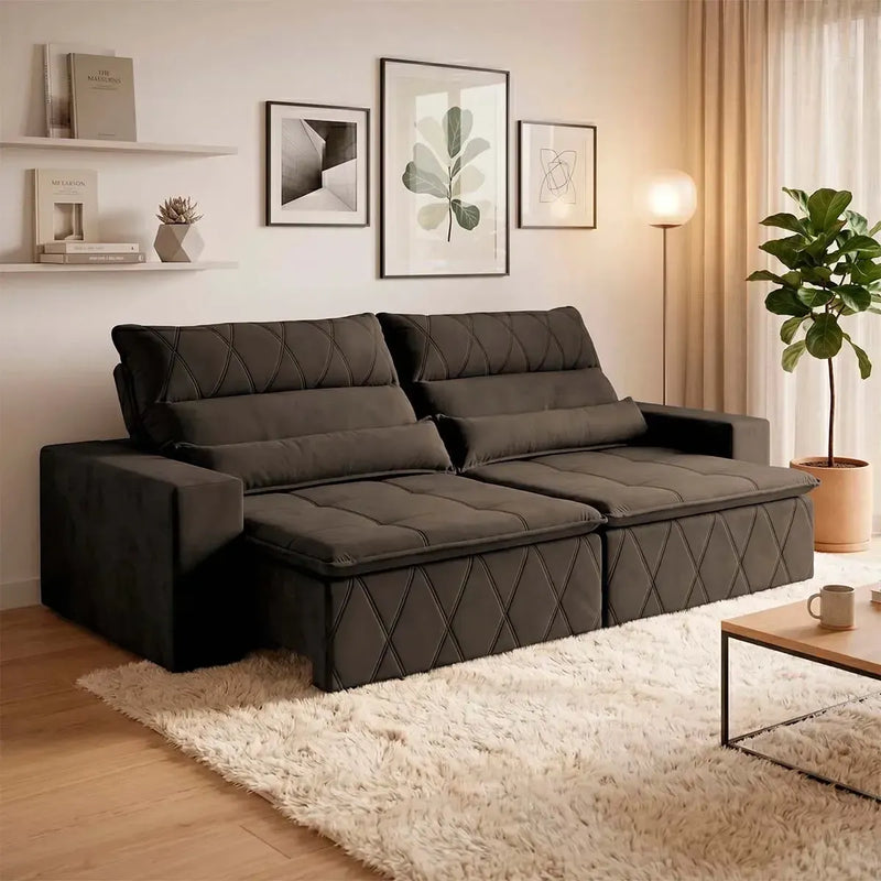 Sofá retrátil reclinável Amsterdam marrom em suede velut com molas no assento, em sala moderna.