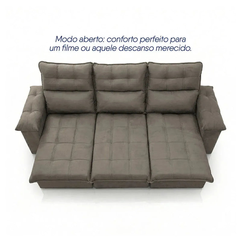 Sofá retrátil reclinável Verona 2,30m em suede velut marrom claro, com assentos estendidos para conforto.