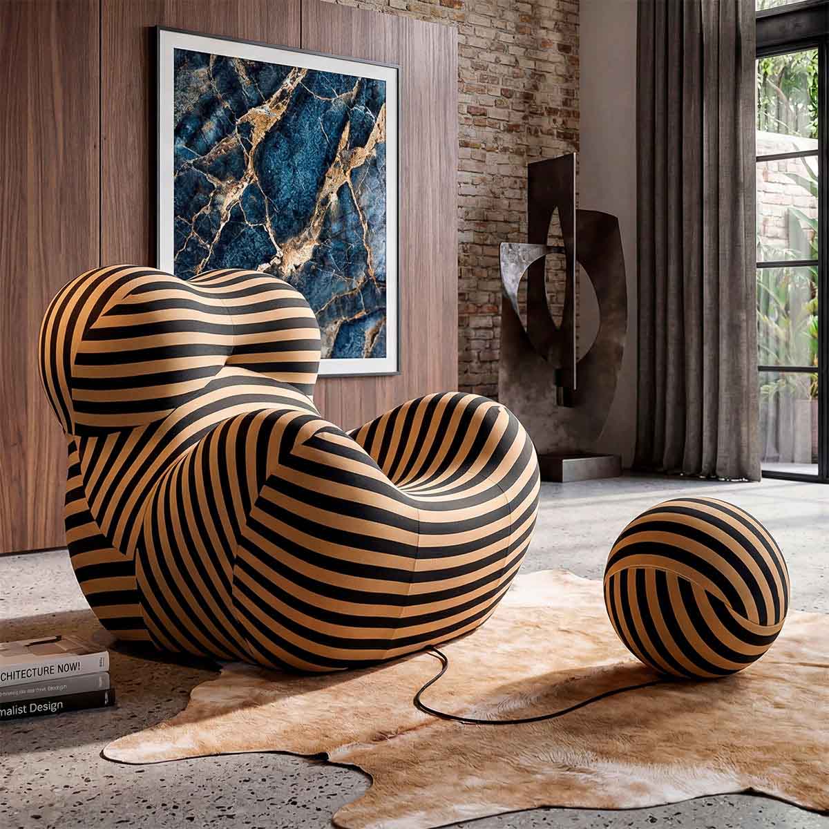 Poltrona Vortex com Puff Listrada Design Orgânico Statement Compacto na Caixa